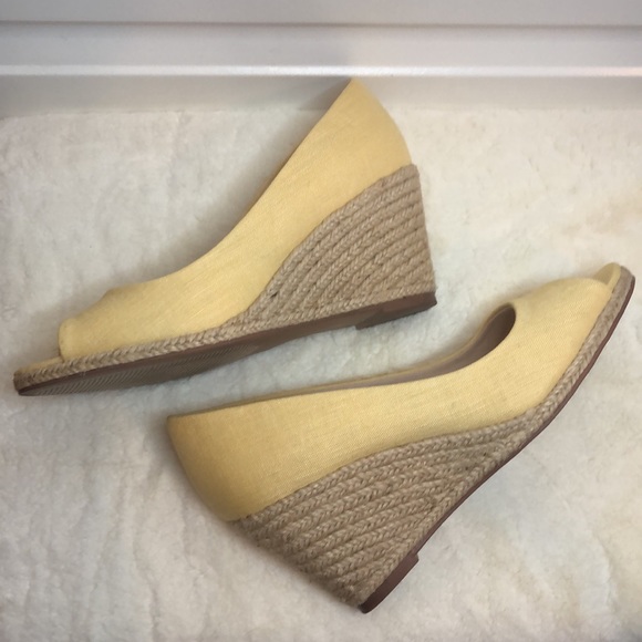 New! Kelly & Katie Kaydena Yellow Wedge - Picture 10 of 12
